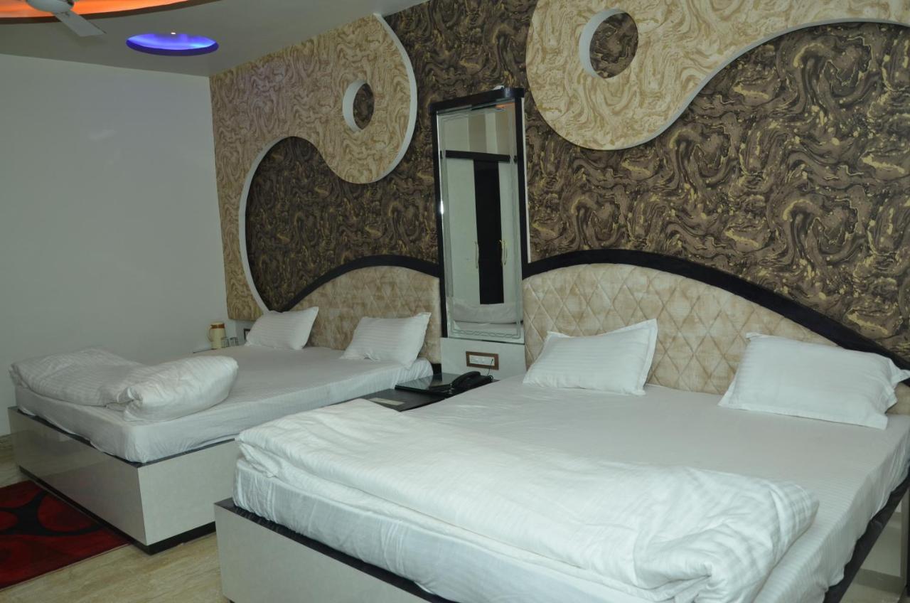 Hotel Paradise Inn Auraiya ภายนอก รูปภาพ