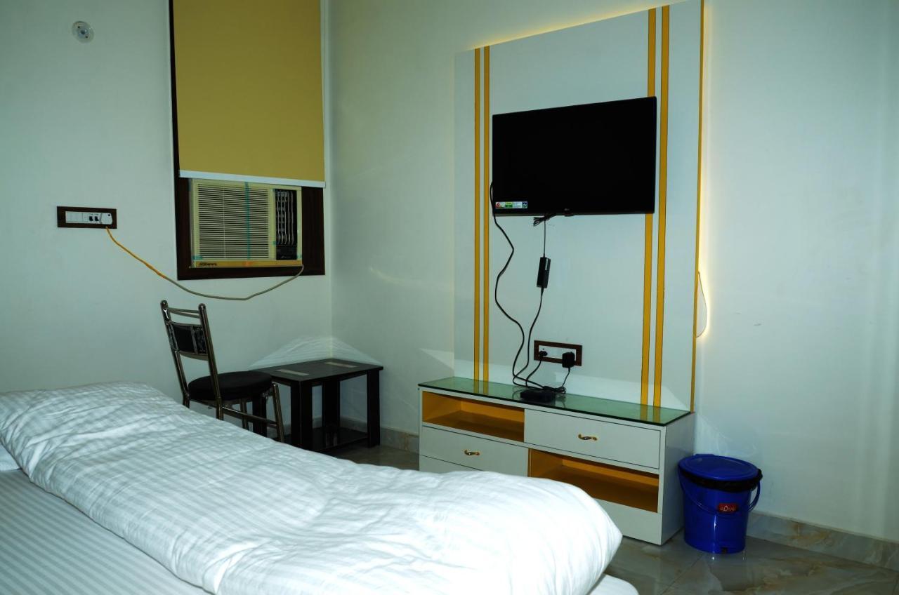 Hotel Paradise Inn Auraiya ภายนอก รูปภาพ