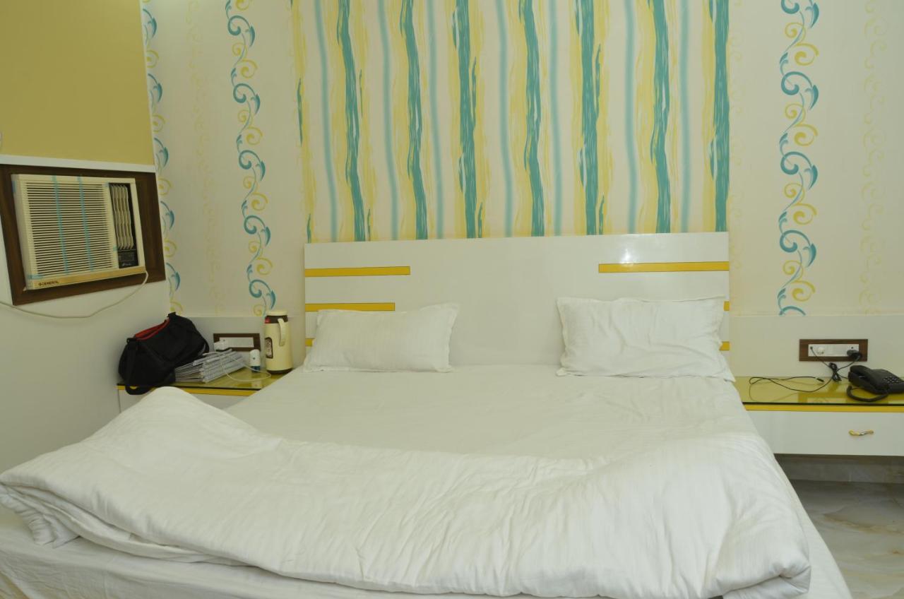 Hotel Paradise Inn Auraiya ภายนอก รูปภาพ
